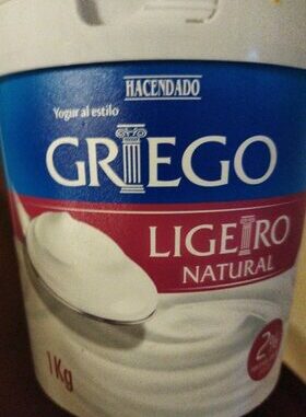 Yogur-griego-ligero-natural-2-m.g._911_Hacendado.jpg